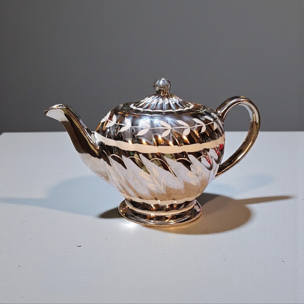 Sandler Ivory Ceramic Teapot